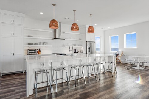 Waters Edge-Located in Pointe West.Book 5+nights -get 15% discount-4BD/4.5 BA
