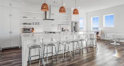 Waters Edge-Located in Pointe West.Book 5+nights -get 15% discount-4BD/4.5 BA