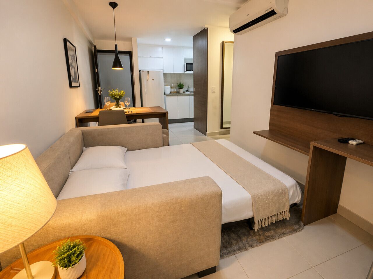 Escrivaninha, ferros/tábuas de passar roupa, Wi-Fi, roupa de cama