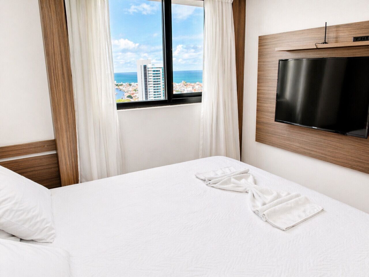 Escrivaninha, ferros/tábuas de passar roupa, Wi-Fi, roupa de cama