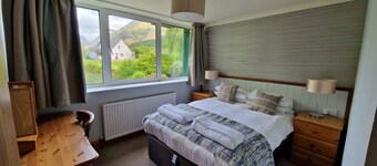 Hawthorn in Glencoe Village