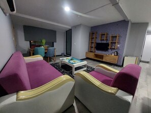 Familie loft, balkon, uitzicht op zwembad | Gratis wifi