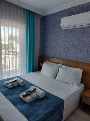 Quarto standard, vista para a piscina