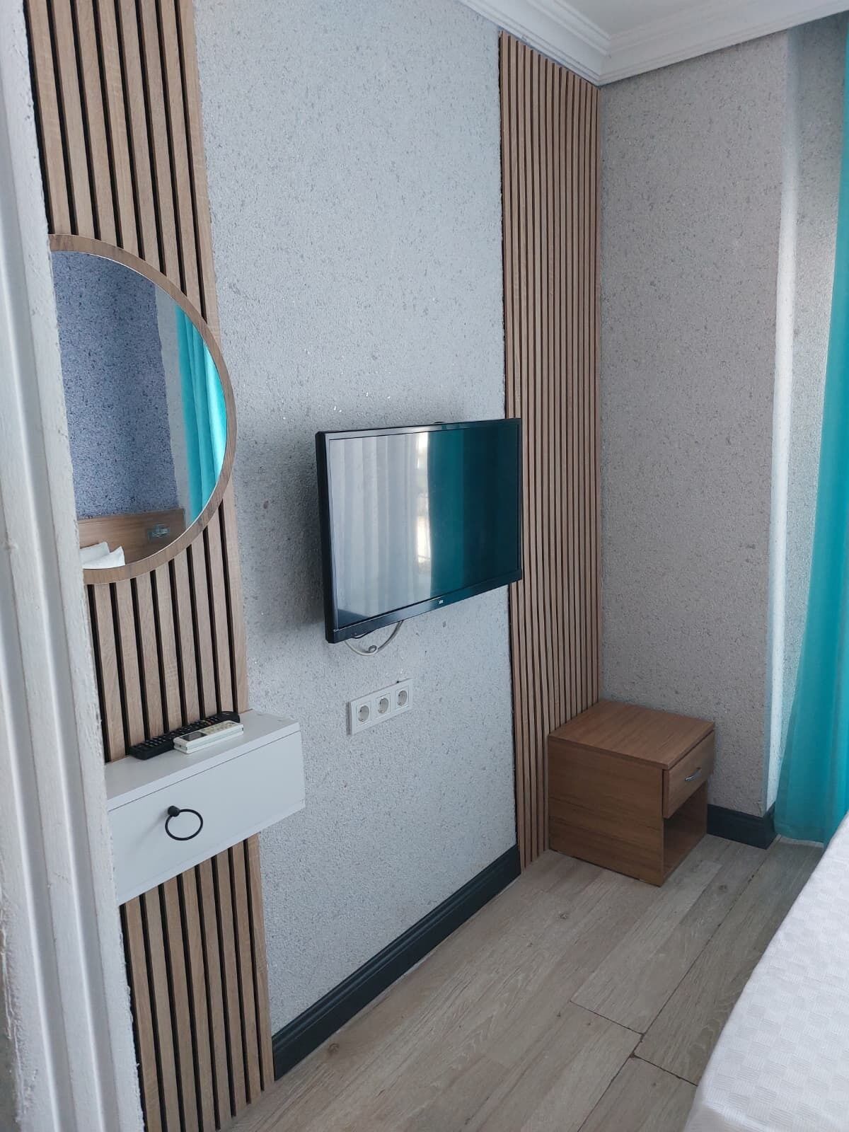 Standardrum - utsikt mot poolen