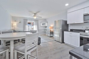 Fridge, oven, stovetop, dishwasher - Belmont Building 131 (Ocean City)