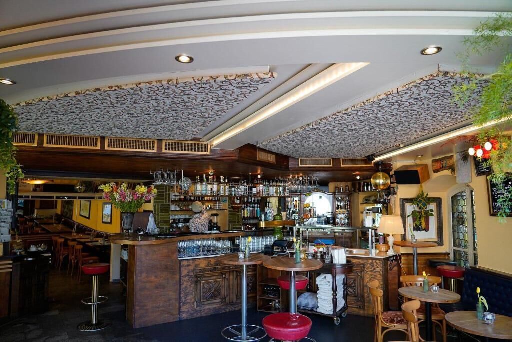 Bar (en el alojamiento)