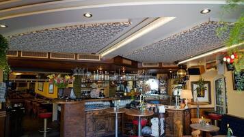 Bar (en el alojamiento)