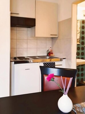 Kahden hengen huone (yksi tai kaksi sänkyä) | Yksityinen keittiö