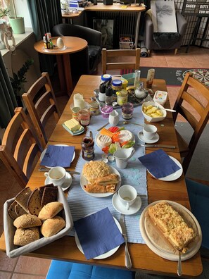 Petit déjeuner préparé sur commande servi tous les jours en supplément