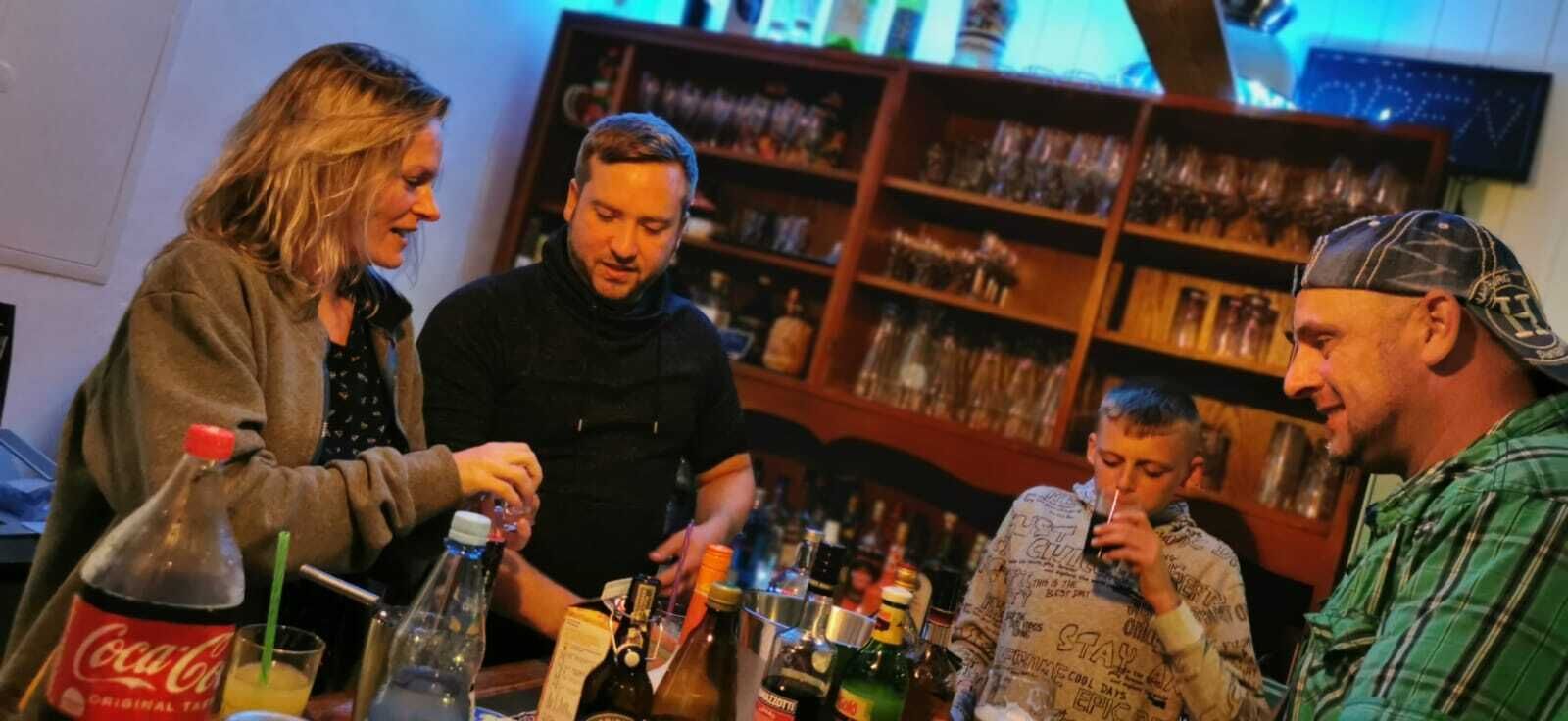 Bar (in der Unterkunft)