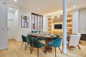Dining - Superb apartment for 8 people - Sacré Coeur (Paris)