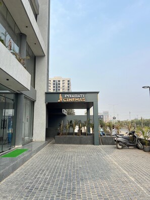 Property entrance - Hotel Presidency (Surat)