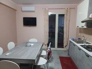 Private kitchen - Villa Veronica – Sea View Retreat (Mascali)