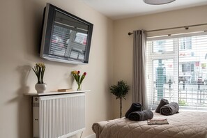 8 Schlafzimmer, Bügeleisen/Bügelbrett, WLAN, Bettwäsche