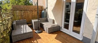 Smithy Bank Cottage - with free parking!