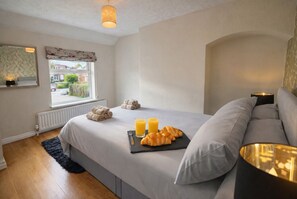 Room - Smithy Bank Cottage - with free parking! (Alton)