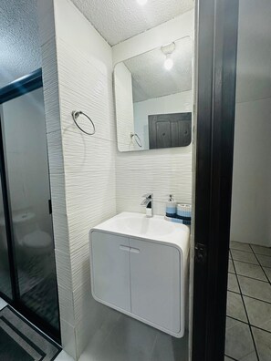 Handtücher, Seife, Toilettenpapier