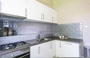House - Punk Hip Plush 1-bed in Camden Town (London)