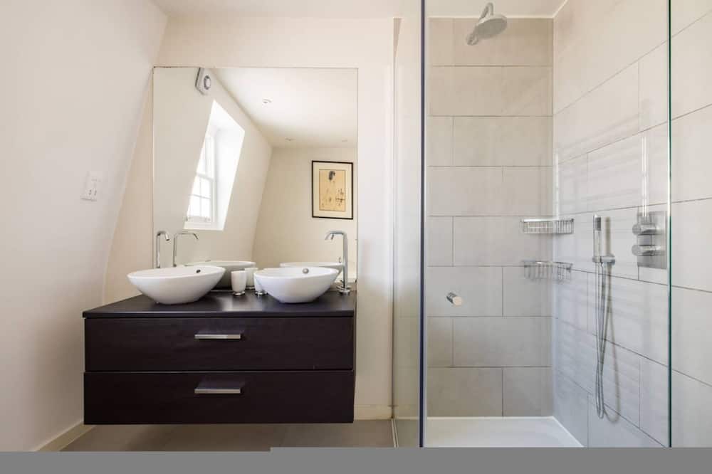 Prince Luxe 4 Bedroom House in Chelsea - South Kensington