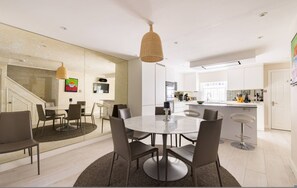 4 bedrooms - Prince Luxe 4 Bedroom House in Chelsea (London)