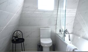 House - Newly Refurbished 2 bed With Fantastic View (London)