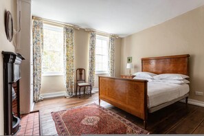 House - The Hearts Of Old 3 Bedroom in the West End (London)