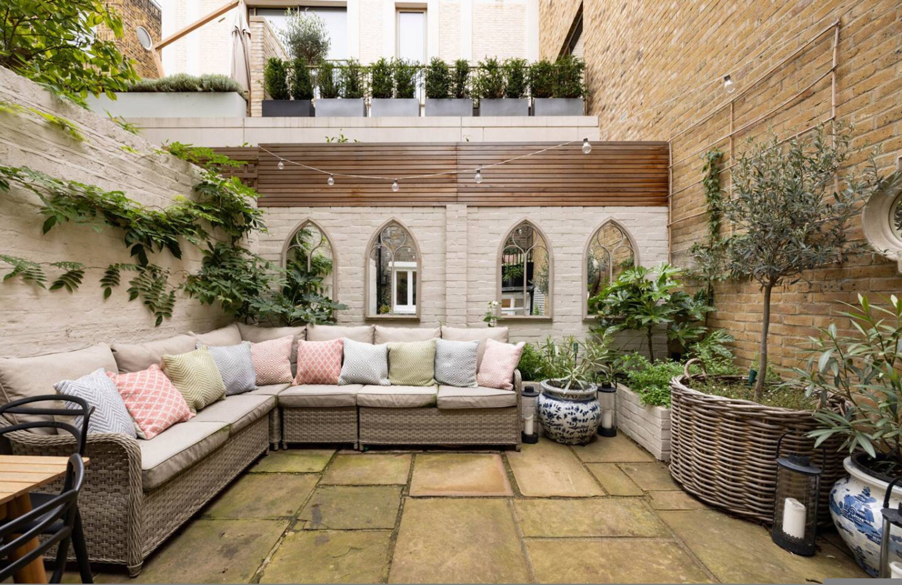 Rumah, Boleh Merokok | 4 kamar tidur