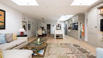 4 bedrooms
