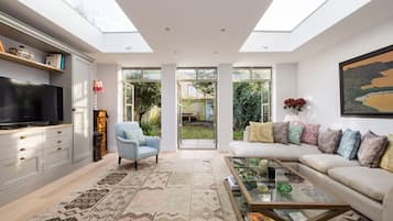 4 bedrooms