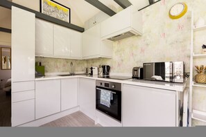 House - Robin s Nest 1 Bedroom Near Wimbledon (London)
