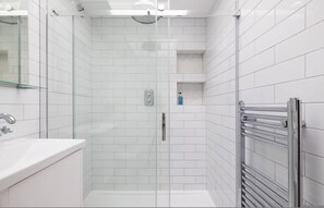3 bedrooms - The Thames Embrace 3 BR Garden House in Battersea (London)