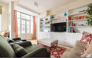 House, Smoking | 3 bedrooms - Traditional Treasure 3 Bedroom Home by Hyde Park (London)