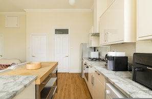 House | 1 bedroom - The Neutral Nest 1 BR in the Heart of Notting Hill (London)