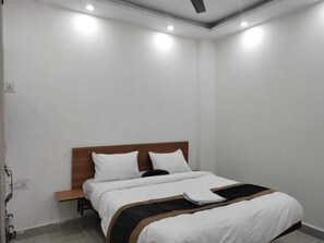 Room - Hotel Easy Stay Near Shahdara  (Delhi)