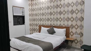 Deluxe-Doppelzimmer | Schreibtisch, laptopgeeigneter Arbeitsplatz, kostenloses WLAN