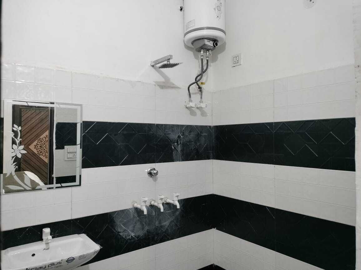 Dusche, kostenlose Toilettenartikel, Handtücher, Seife
