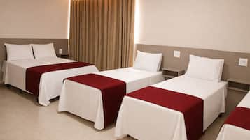 Familie tweepersoonskamer, uitzicht op stad