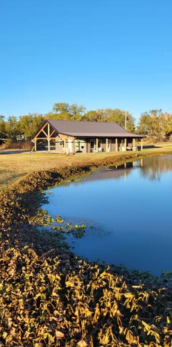 Peaceful Country Retreat Near Town.