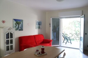 Interior - Homiday - Raffaella, Three Bedroom Apartment with Balcony (Alba Adriatica)