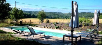 La ferme de Belcayre: gîte La GRANGE 90m2, 4 pers-2ch with swimming pool, river, 