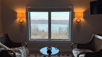 Superior Suite, River View | Interior