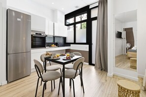 Fridge, microwave, toaster, high chair - Travel Habitat Loft Sea & Port (Valencia)
