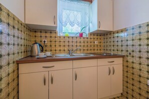 Private kitchen - Beautiful apartment with a beautiful view of the island of Krk (Crikvenica)