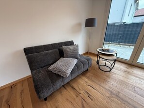 Living area - Simon Living - Apartment Günther-Klotz central and quiet location in Karlsruhe (Karlsruhe)
