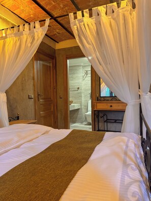 Standard Tek Büyük Yataklı Oda