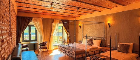 Iron/ironing board, WiFi (free), bed sheets