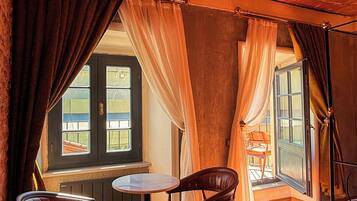 Deluxe studio, uitzicht op stad | Interieur