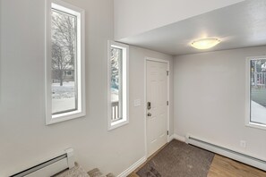 House (6 Bedrooms) | Interior - 3 Mi to Dtwn: Group Retreat in Anchorage! (Anchorage)