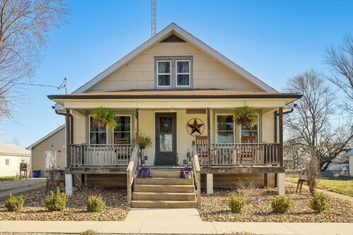 Half-mi to Boat Ramp! Gasconade Country Cottage