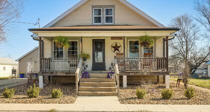 Half-mi to Boat Ramp! Gasconade Country Cottage